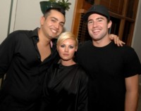 Elisha Cuthbert Longsleeve T-shirt #1510359