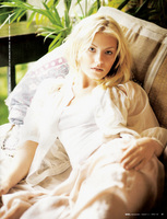 Elisha Cuthbert Longsleeve T-shirt #2064709
