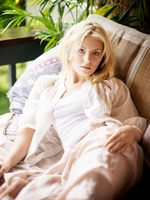 Elisha Cuthbert Longsleeve T-shirt #2064825