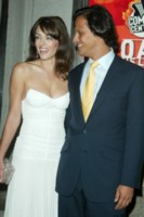 Elizabeth Hurley hoodie #1300411