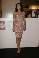 Elizabeth Hurley mug #G32017