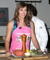 Elizabeth Hurley t-shirt #1459275