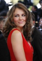 Elizabeth Hurley longsleeve t-shirt #1491274