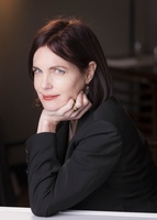 Elizabeth McGovern hoodie #2157646