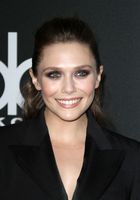 Elizabeth Olsen mug #G1130527