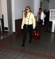 Elizabeth Olsen longsleeve t-shirt #2888435