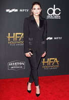 Elizabeth Olsen longsleeve t-shirt #2888445