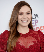 Elizabeth Olsen Sweatshirt #3111992