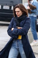 Elizabeth Olsen Sweatshirt #3166130