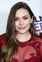 Elizabeth Olsen Sweatshirt #3173755