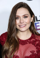 Elizabeth Olsen Sweatshirt #3173813