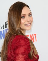 Elizabeth Olsen Sweatshirt #3173845