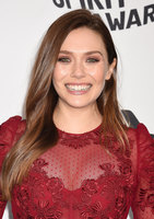 Elizabeth Olsen Sweatshirt #3173861