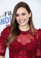 Elizabeth Olsen Sweatshirt #3173885