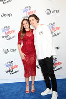 Elizabeth Olsen longsleeve t-shirt #3173916