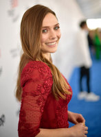 Elizabeth Olsen Sweatshirt #3173920