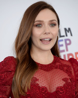 Elizabeth Olsen Sweatshirt #3173930