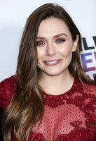 Elizabeth Olsen Sweatshirt #3174004