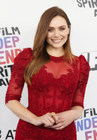 Elizabeth Olsen Sweatshirt #3174012