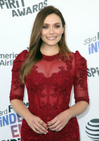 Elizabeth Olsen Sweatshirt #3174044
