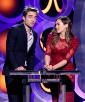 Elizabeth Olsen longsleeve t-shirt #3174162