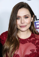 Elizabeth Olsen mug #G1416286