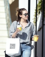 Elizabeth Olsen Sweatshirt #3209930