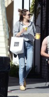 Elizabeth Olsen Sweatshirt #3209979