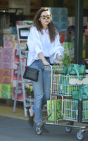 Elizabeth Olsen Sweatshirt #3209980