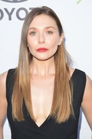 Elizabeth Olsen Sweatshirt #3291090