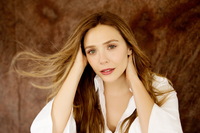 Elizabeth Olsen Sweatshirt #3654404