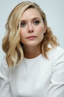 Elizabeth Olsen longsleeve t-shirt #3673299
