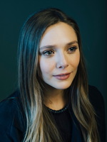 Elizabeth Olsen Sweatshirt #3673306