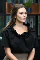 Elizabeth Olsen Sweatshirt #3723780