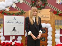 Elizabeth Olsen mug #G2341126