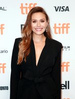 Elizabeth Olsen Sweatshirt #3723877