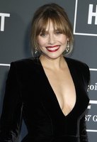 Elizabeth Olsen longsleeve t-shirt #3757016