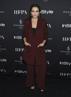 Elizabeth Olsen Sweatshirt #3757108