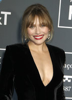 Elizabeth Olsen Tank Top #3757122