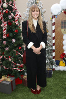 Elizabeth Olsen Sweatshirt #3784505