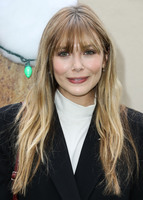 Elizabeth Olsen Sweatshirt #3784522