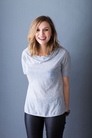 Elizabeth Olsen Sweatshirt #3816190