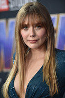 Elizabeth Olsen Sweatshirt #3828745