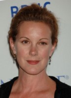 Elizabeth Perkins t-shirt #1269323