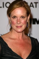 Elizabeth Perkins Sweatshirt #1501602