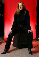 Elizabeth Perkins longsleeve t-shirt #2080031