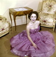 Elizabeth Taylor Longsleeve T-shirt #2100940