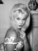 Elke Sommer Longsleeve T-shirt #2672347