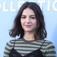 Ella Hunt longsleeve t-shirt #3888399