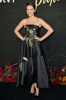 Ella Hunt Sweatshirt #3911415